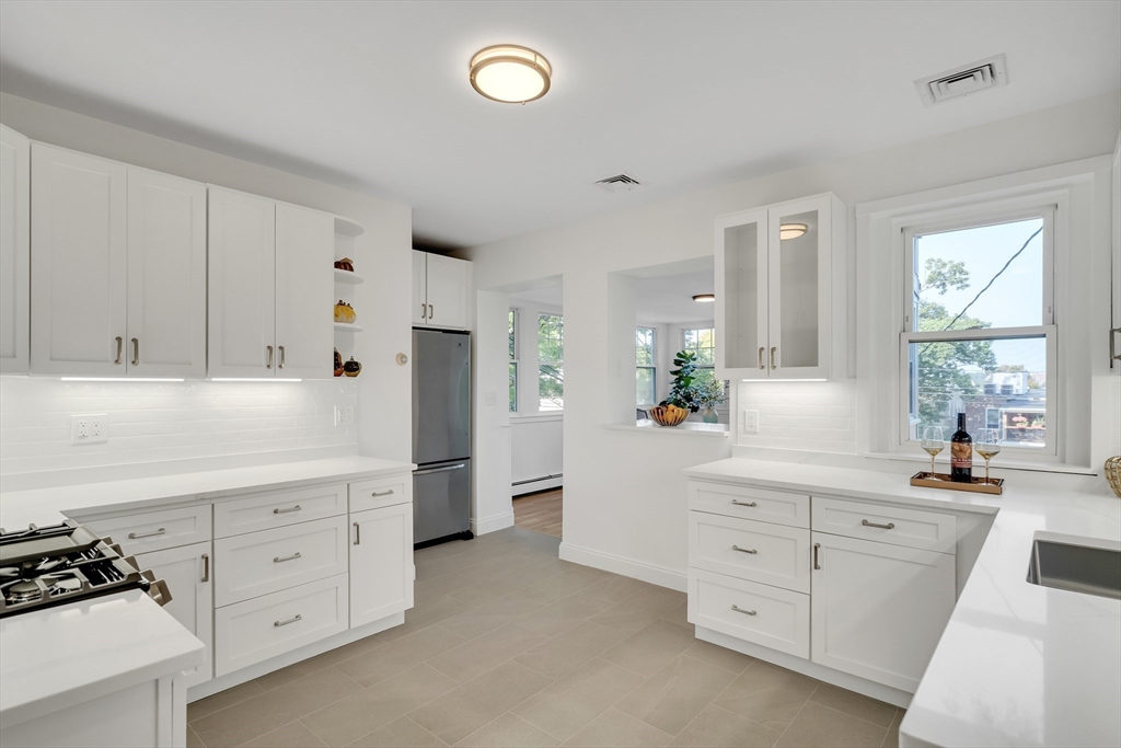 41 Addington Road, Unit 1 Brookline, MA 02445 - Photo 10 of 36