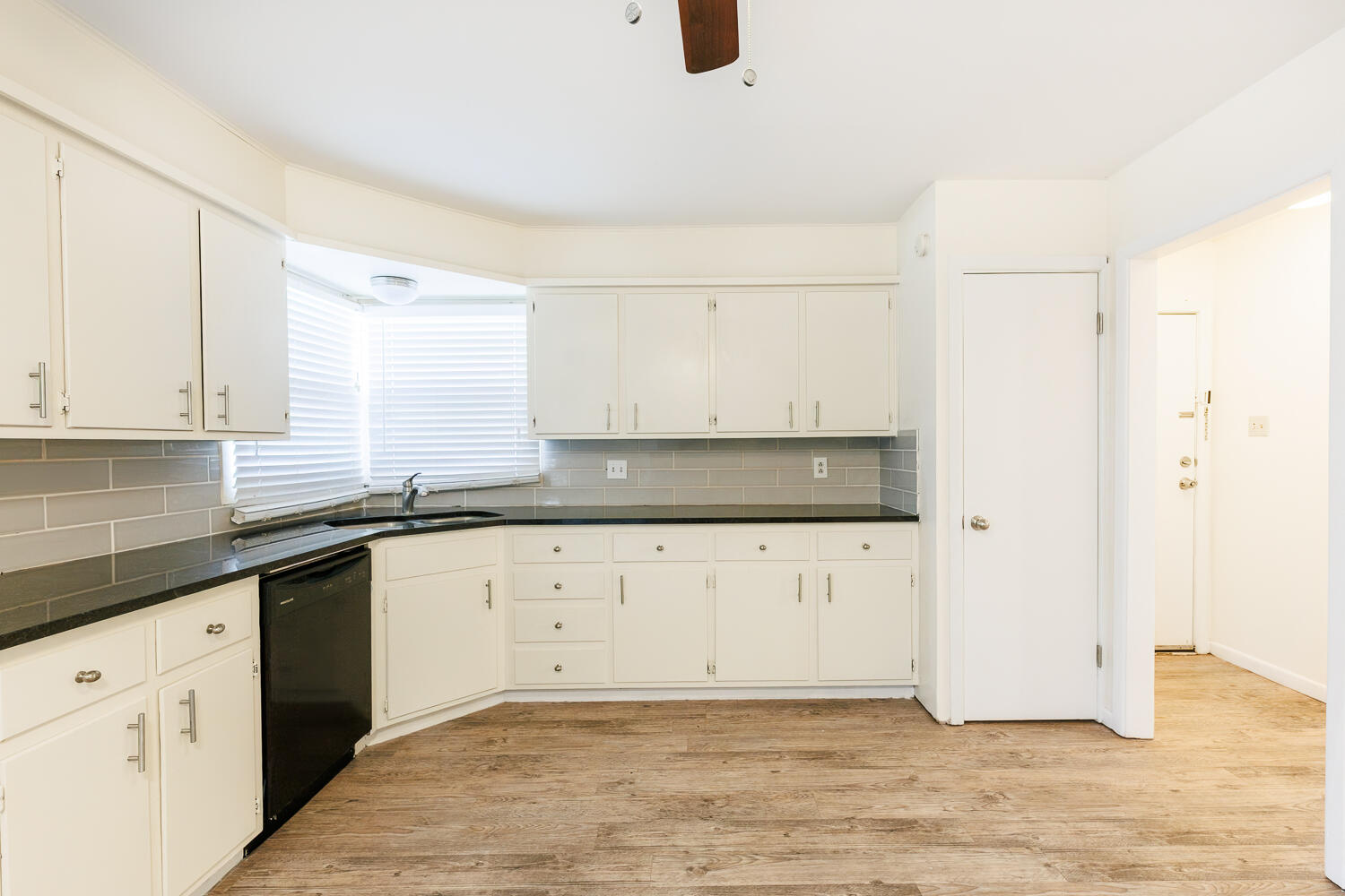 4319 40th Street Lubbock, TX 79413 - Photo 18 of 38 Kitchen