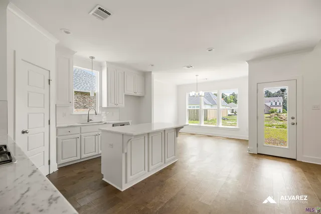 $390,990 | 25310 Burlington Drive, Denham Springs, LA 70726