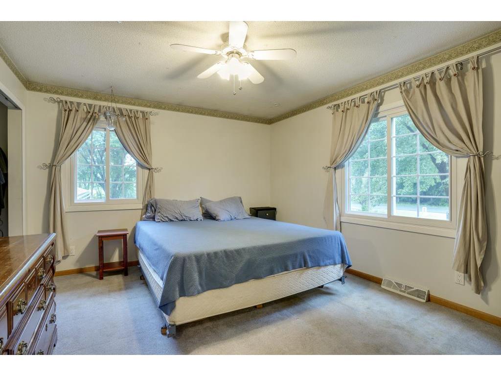 25005 Smithtown Road Shorewood, MN 55331 - Photo 11 of 27 Gallery Image 11