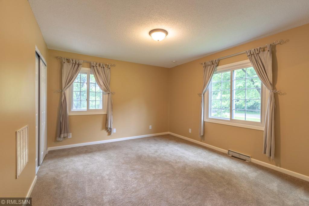 25005 Smithtown Road Shorewood, MN 55331 - Photo 16 of 27 Gallery Image 16