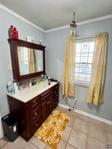 $334,500 | 2021 Morningside Drive, Emporia, KS 66801