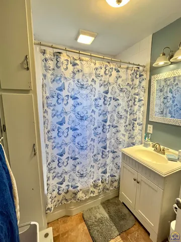 $334,500 | 2021 Morningside Drive, Emporia, KS 66801