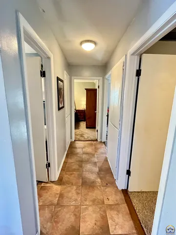 $334,500 | 2021 Morningside Drive, Emporia, KS 66801