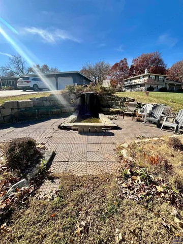 $334,500 | 2021 Morningside Drive, Emporia, KS 66801
