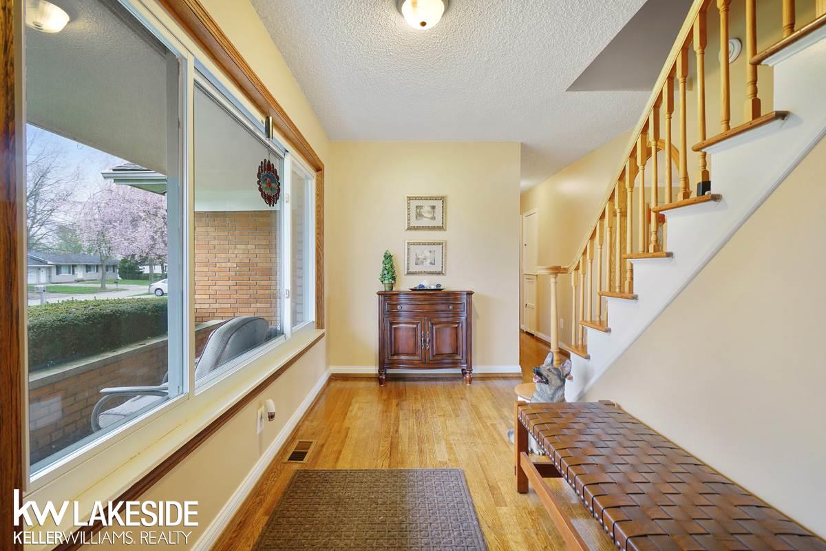2279 Maplecrest Road Sterling Heights, MI 48310 - Photo 7 of 29 31317840-6.JPG