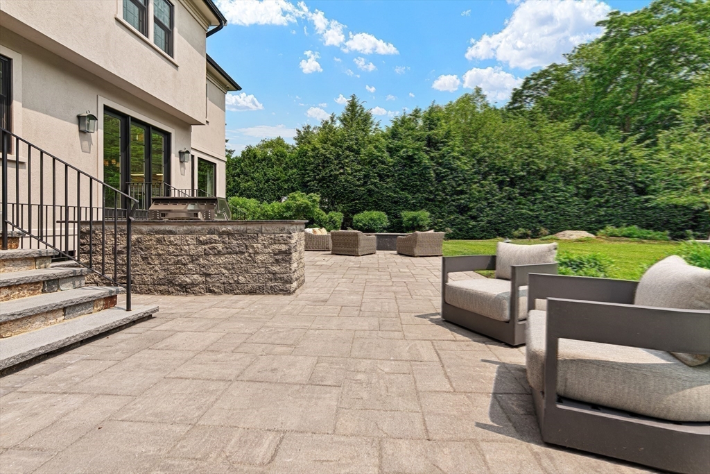 382 Lee Street Brookline, MA 02445 - Photo 38 of 38