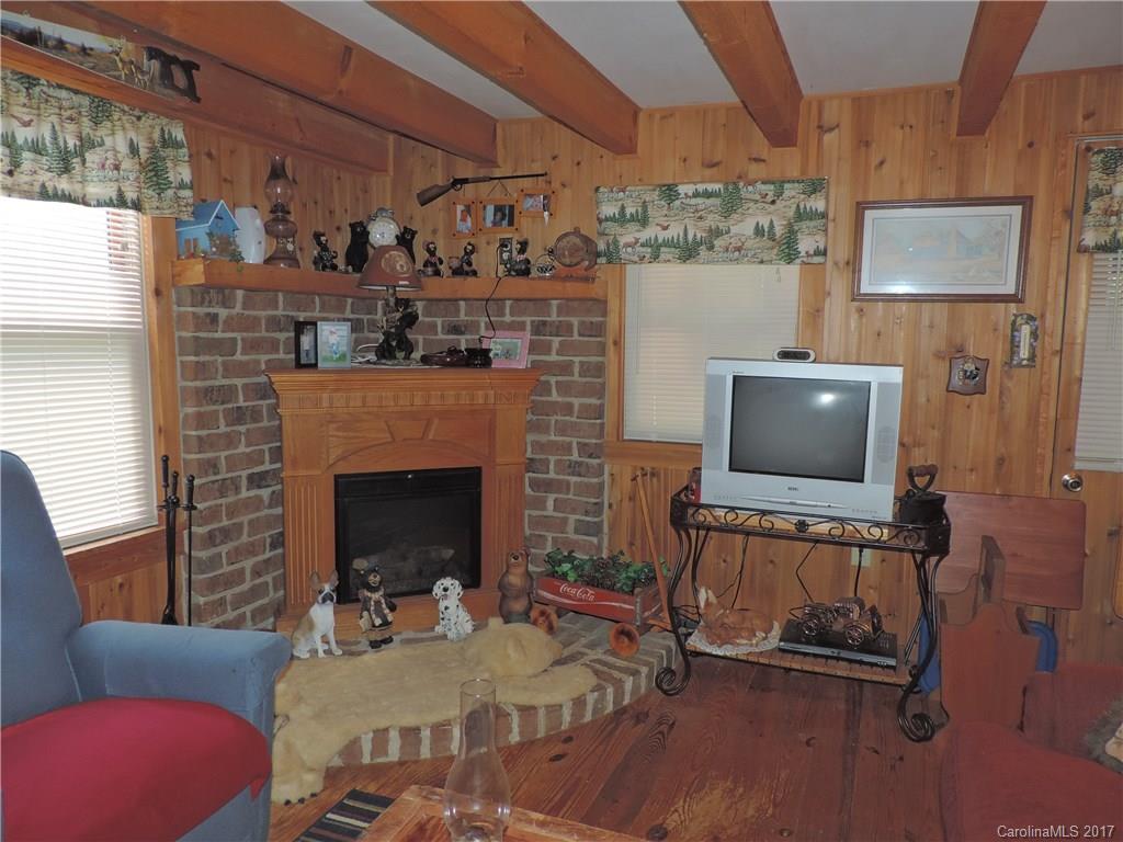 694 Whispering Winds Road Waynesville, NC 28785 - Photo 5 of 10 Gallery Image 5