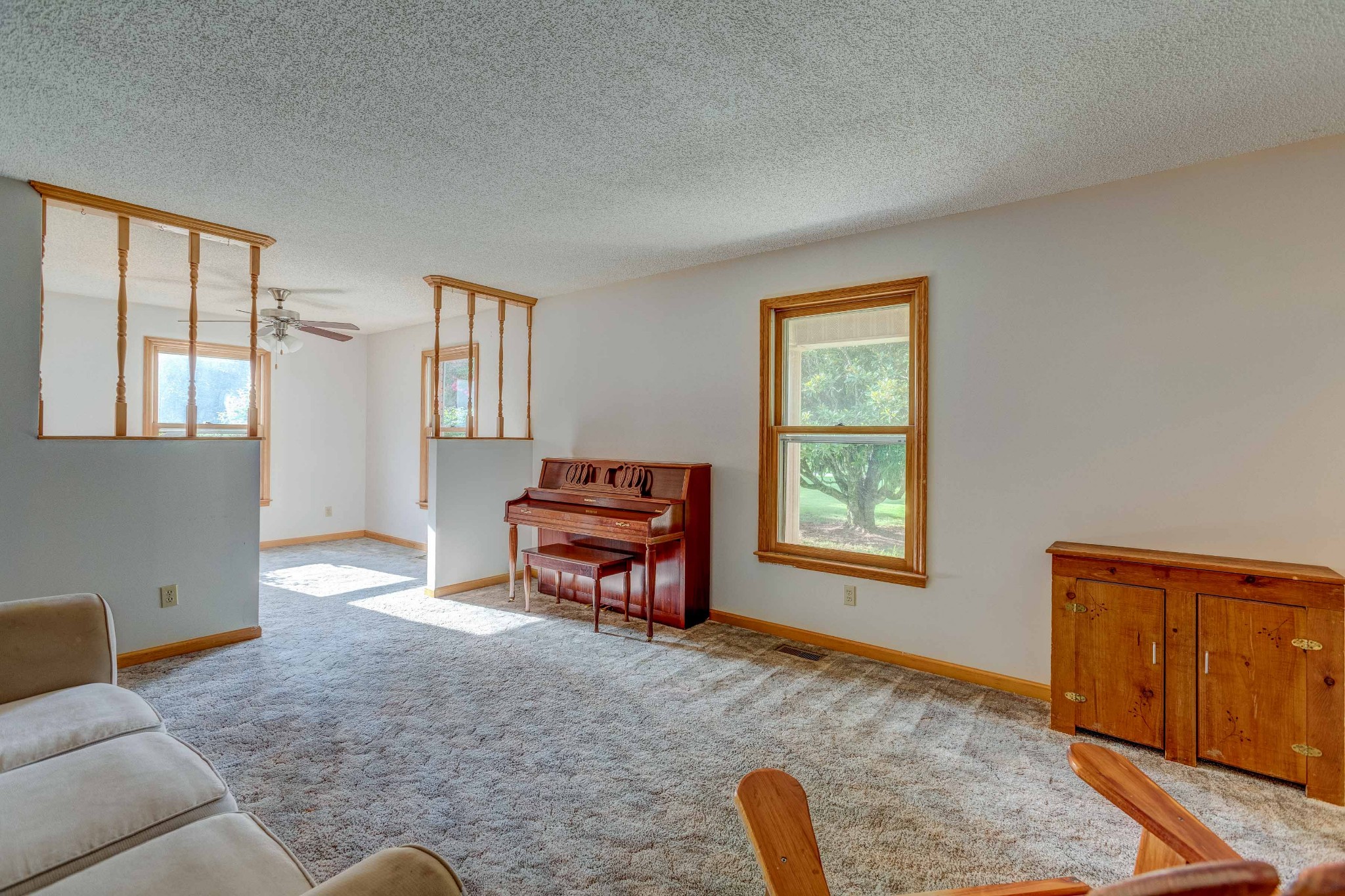 478 Brandon Road Manchester, TN 37355 - Photo 10 of 50 a view of a livingroom with furniture and a window