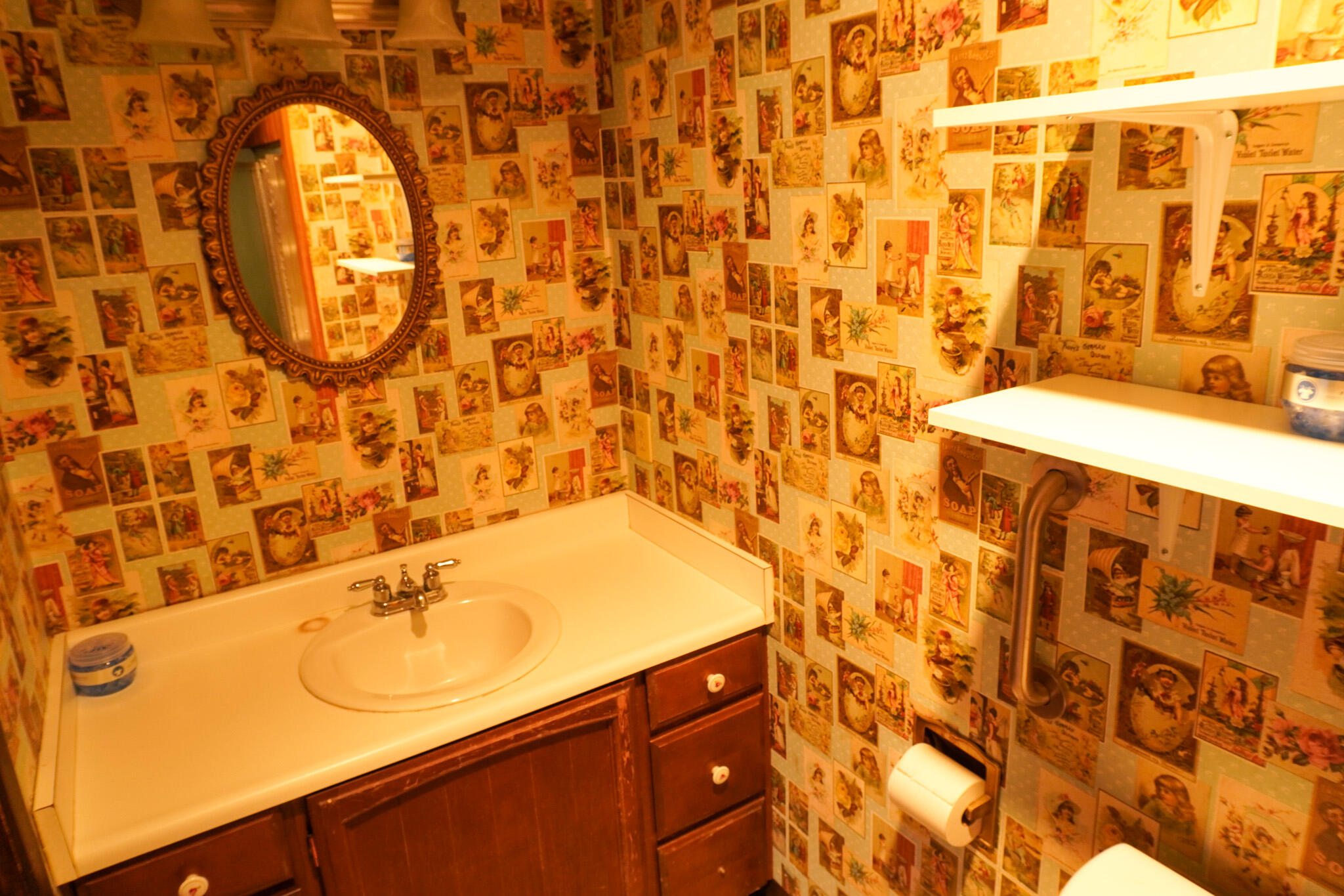 2025 Alta Vista Road Eagle Point, OR 97524 - Photo 21 of 41 Primary Bathroom
