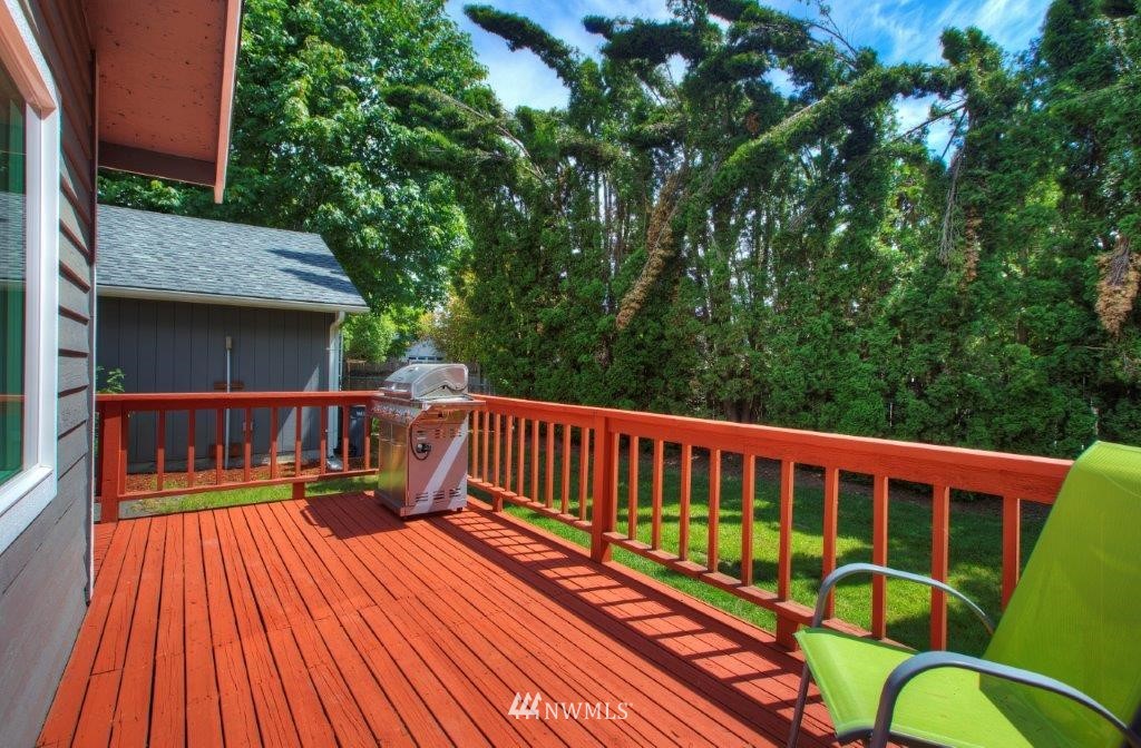 21601 Southeast Wax Road Maple Valley, WA 98038 - Photo 22 of 25