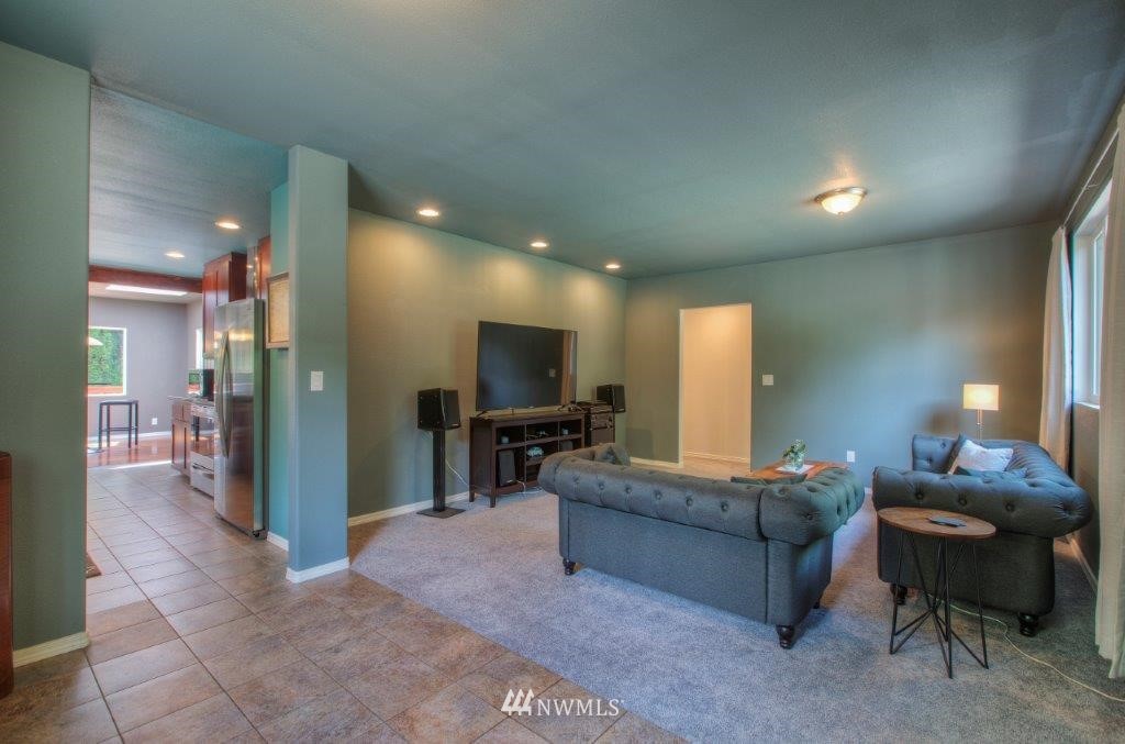 21601 Southeast Wax Road Maple Valley, WA 98038 - Photo 5 of 25