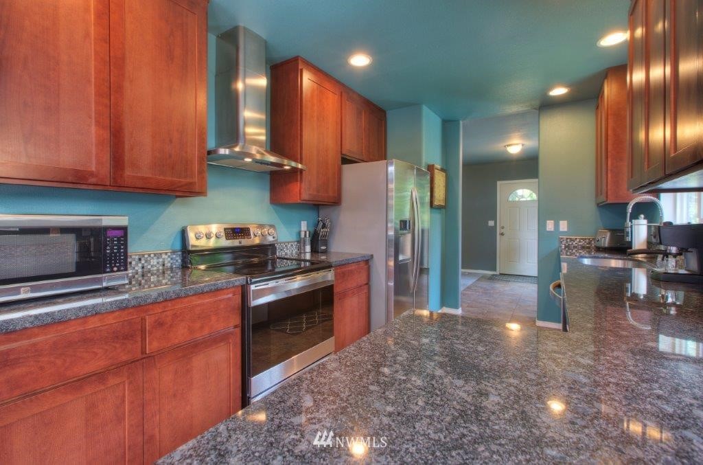 21601 Southeast Wax Road Maple Valley, WA 98038 - Photo 9 of 25