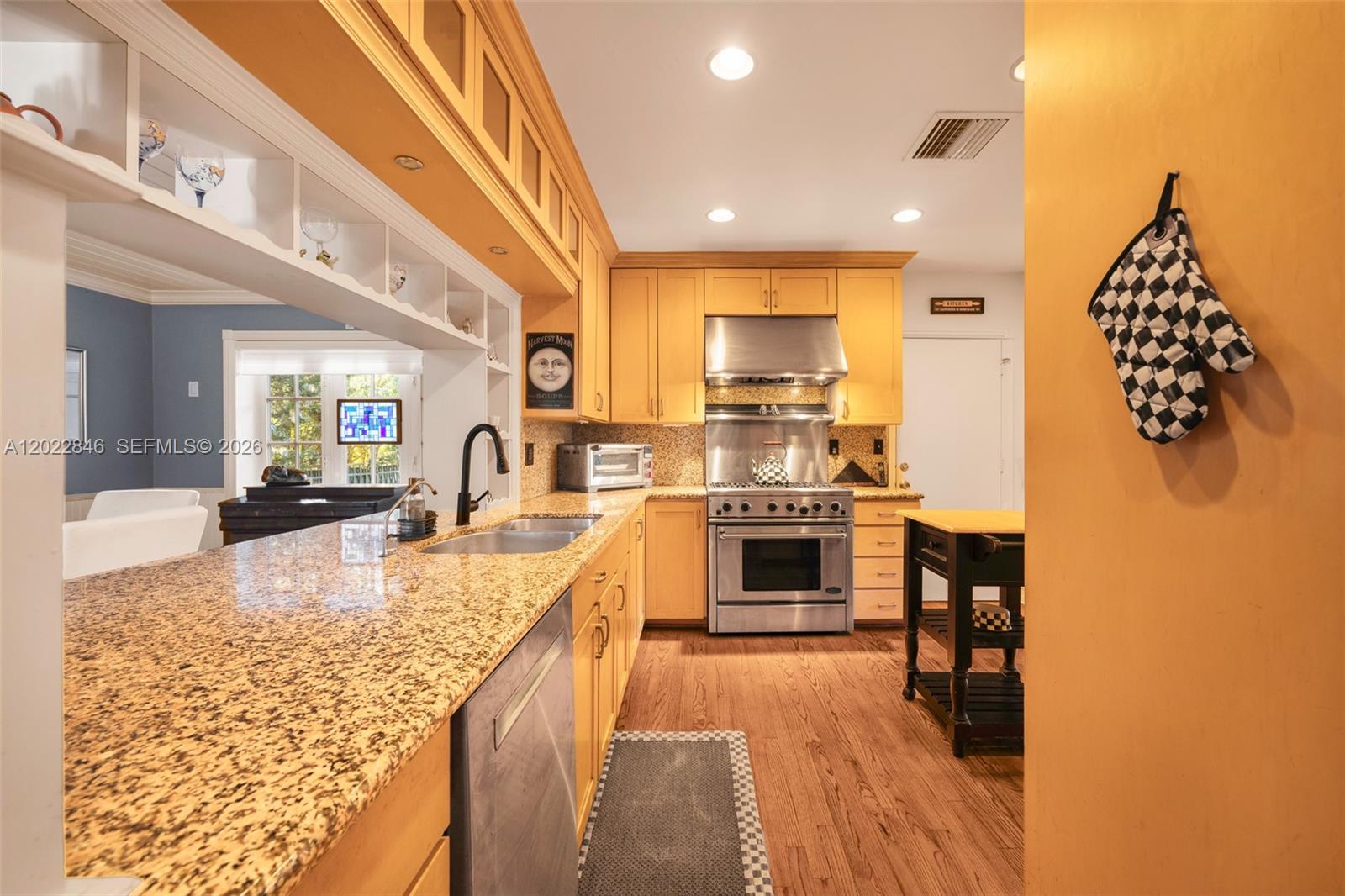 7290 Southwest 77th Terrace Miami, FL 33143 - Photo 14 of 35