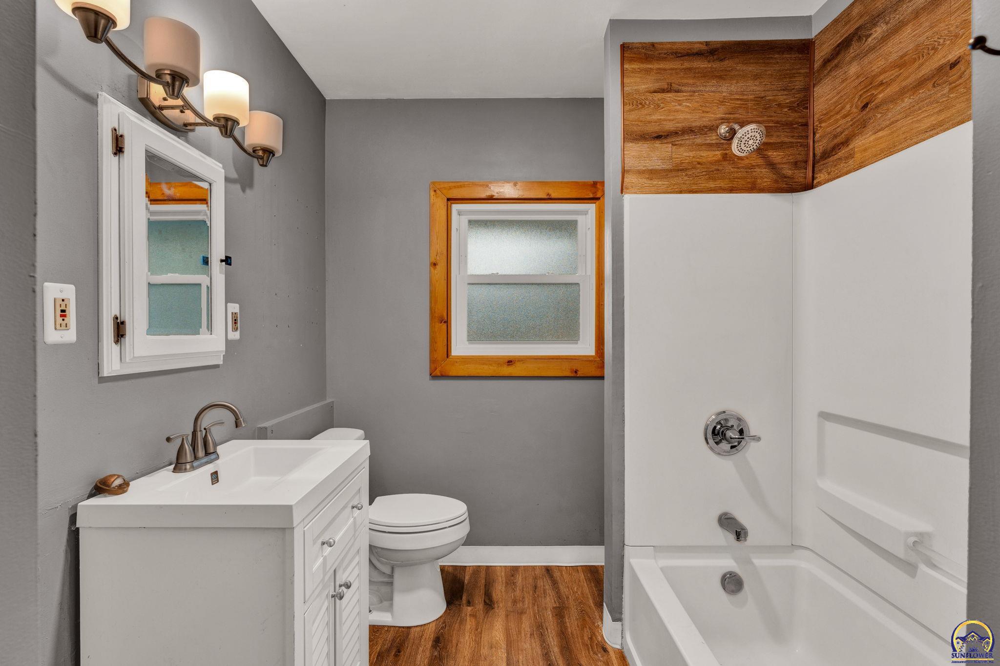 1147 Southwest Webster Avenue Topeka, KS 66604 - Photo 16 of 36