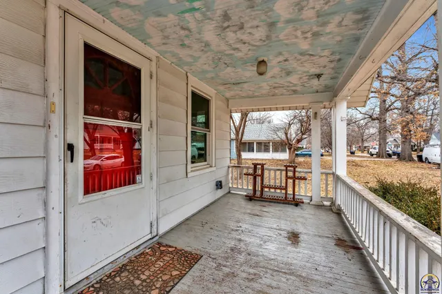 $135,000 | 1147 Southwest Webster Avenue, Topeka, KS 66604