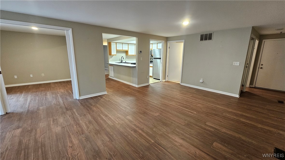 306 Sundown Trail, Unit 5C Amherst, NY 14221 - Photo 10 of 23 Living Room