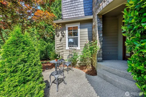 $1,950,000 | 9650 222nd Court Northeast, Redmond, WA 98053
