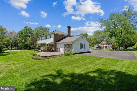 $819,000 | 4716 Sunflower Drive, Rockville, MD 20853