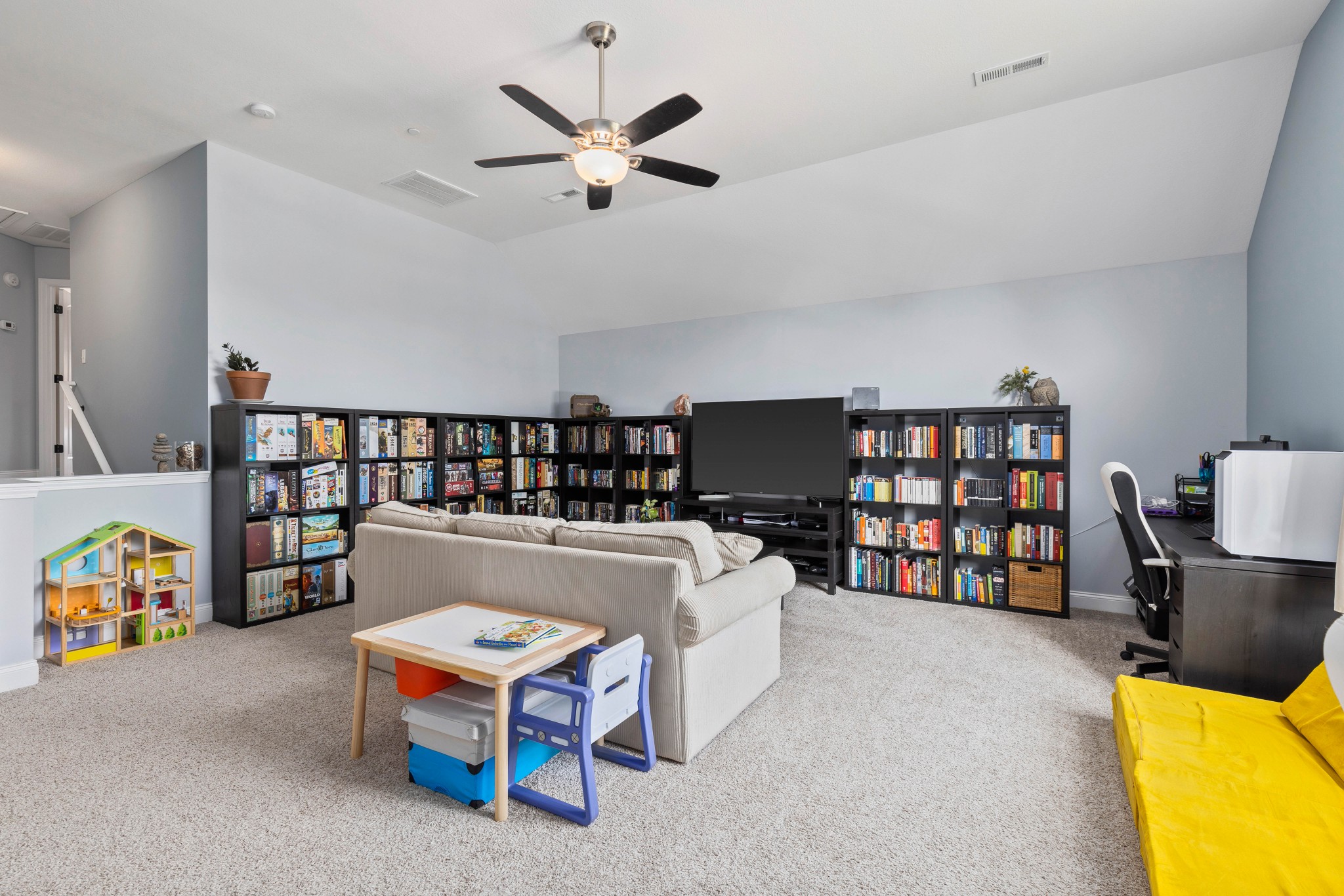 1646 Archer Drive Pleasant View, TN 37146 - Photo 27 of 33 a living room with furniture and a flat screen tv