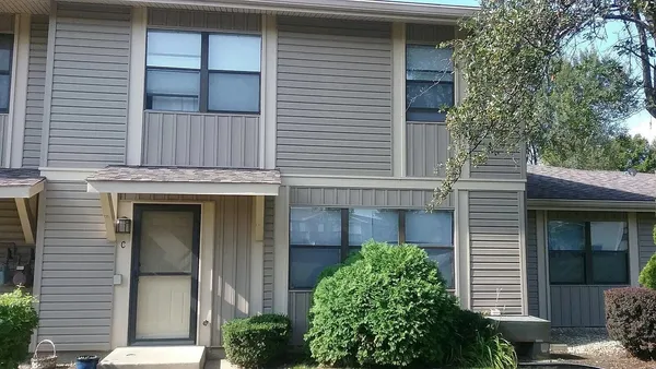 $255,000 | 5715 Dutch Mill Court, Unit C, Hanover Park, IL 60133