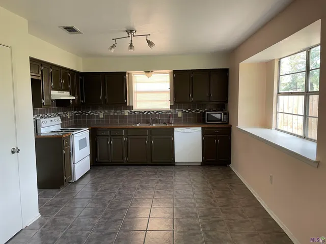 $2,200 | 14145 Gravier Avenue, Baton Rouge, LA 70810