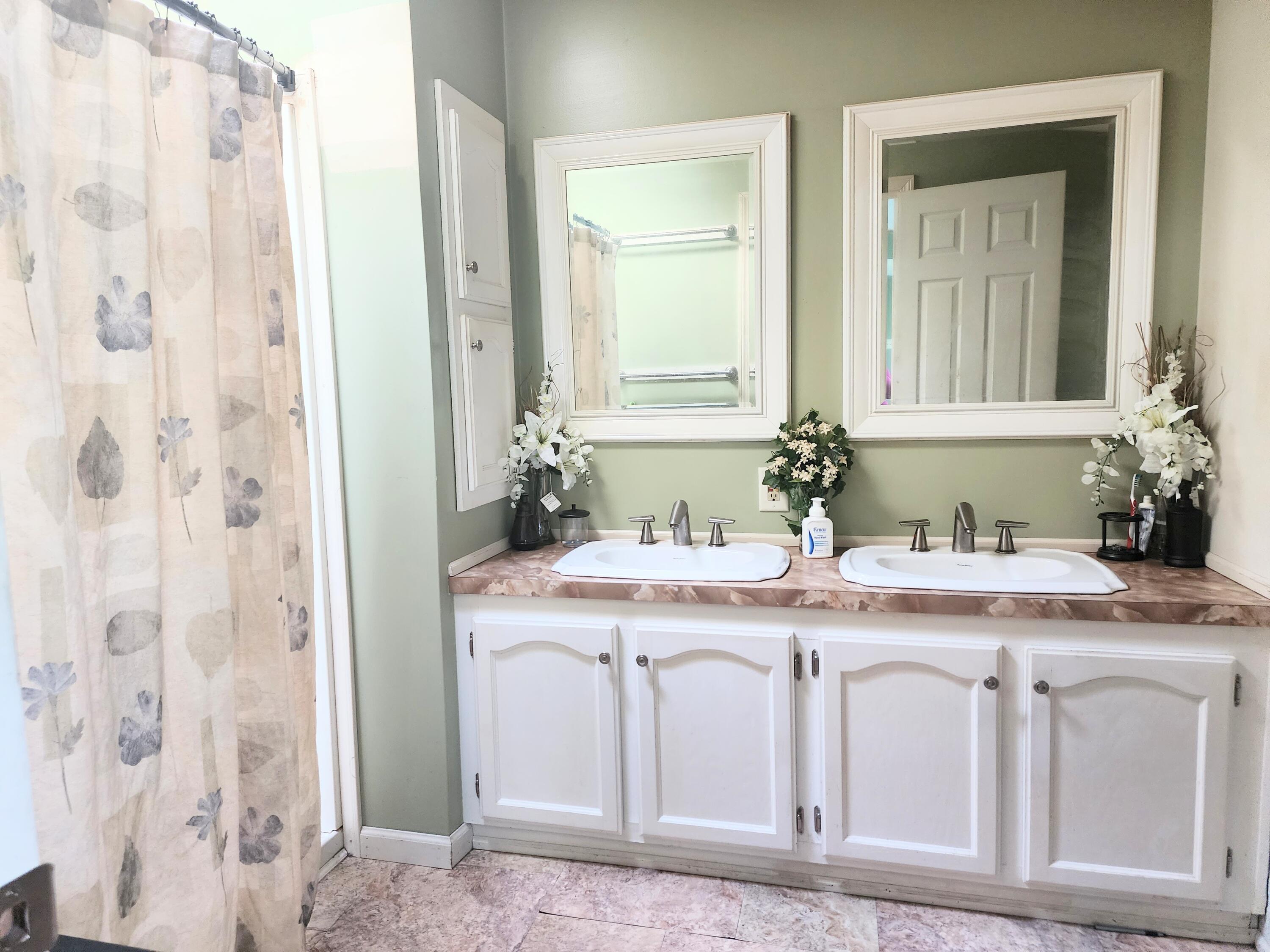 25 Killdeer Drive Unity, ME 04988 - Photo 11 of 18 Ensuite Bathroom