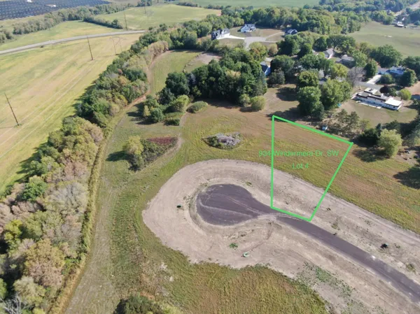 $111,000 | 934 Windermere Dr Pine Island, Pine Island, MN 55963