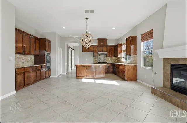 $605,000 | Undisclosed Address, Bakersfield, CA 93306