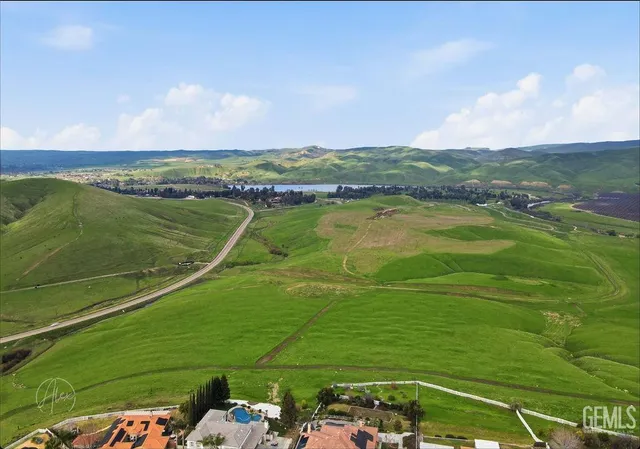 $605,000 | Undisclosed Address, Bakersfield, CA 93306