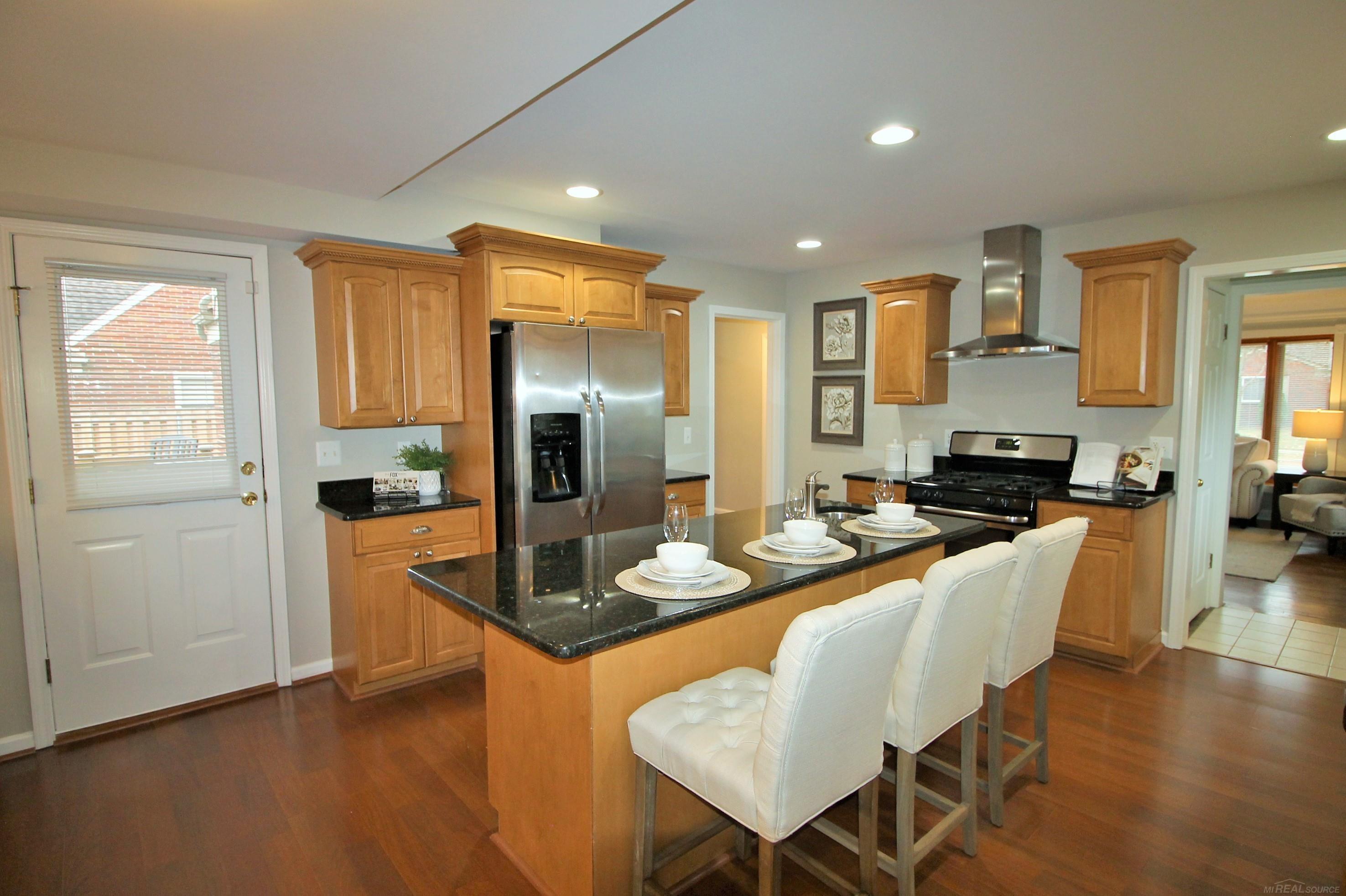 1424 Torrey Road Grosse Pointe Woods, MI 48236 - Photo 11 of 54