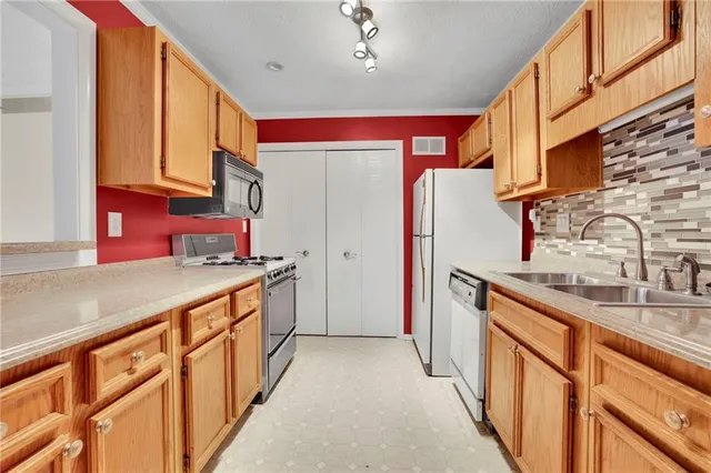 $225,000 | 1108 Country Park Drive, Smyrna, GA 30080