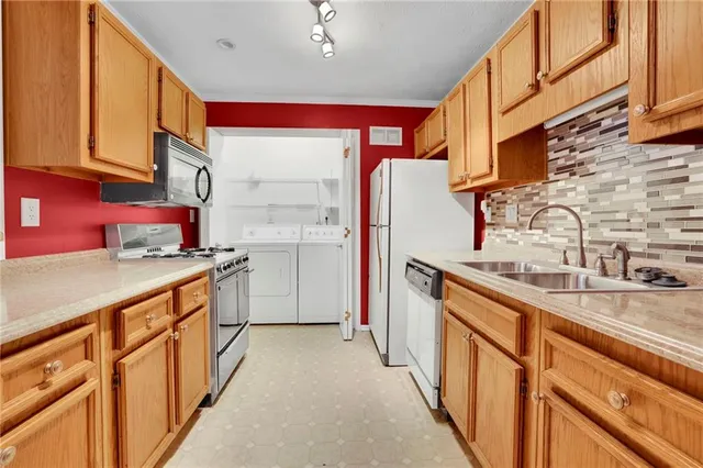 $225,000 | 1108 Country Park Drive, Smyrna, GA 30080