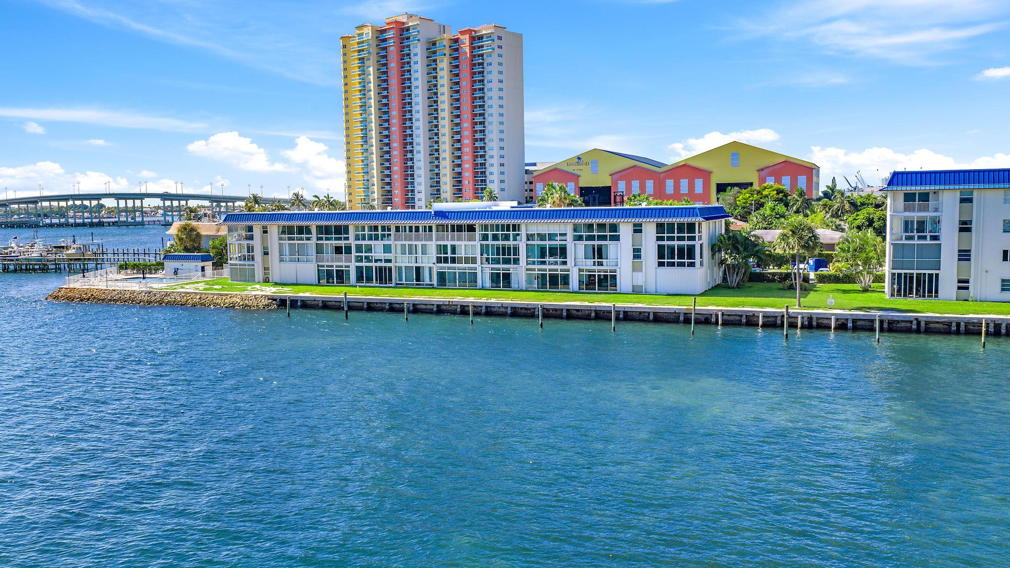 400 Wilma Circle, Unit 206 Riviera Beach, FL 33404 - Photo 13 of 21 Welcome Home!
