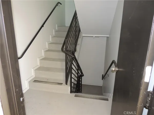 $2,900 | 22735 Del Valle Street, Unit 3, Woodland Hills, CA 91364