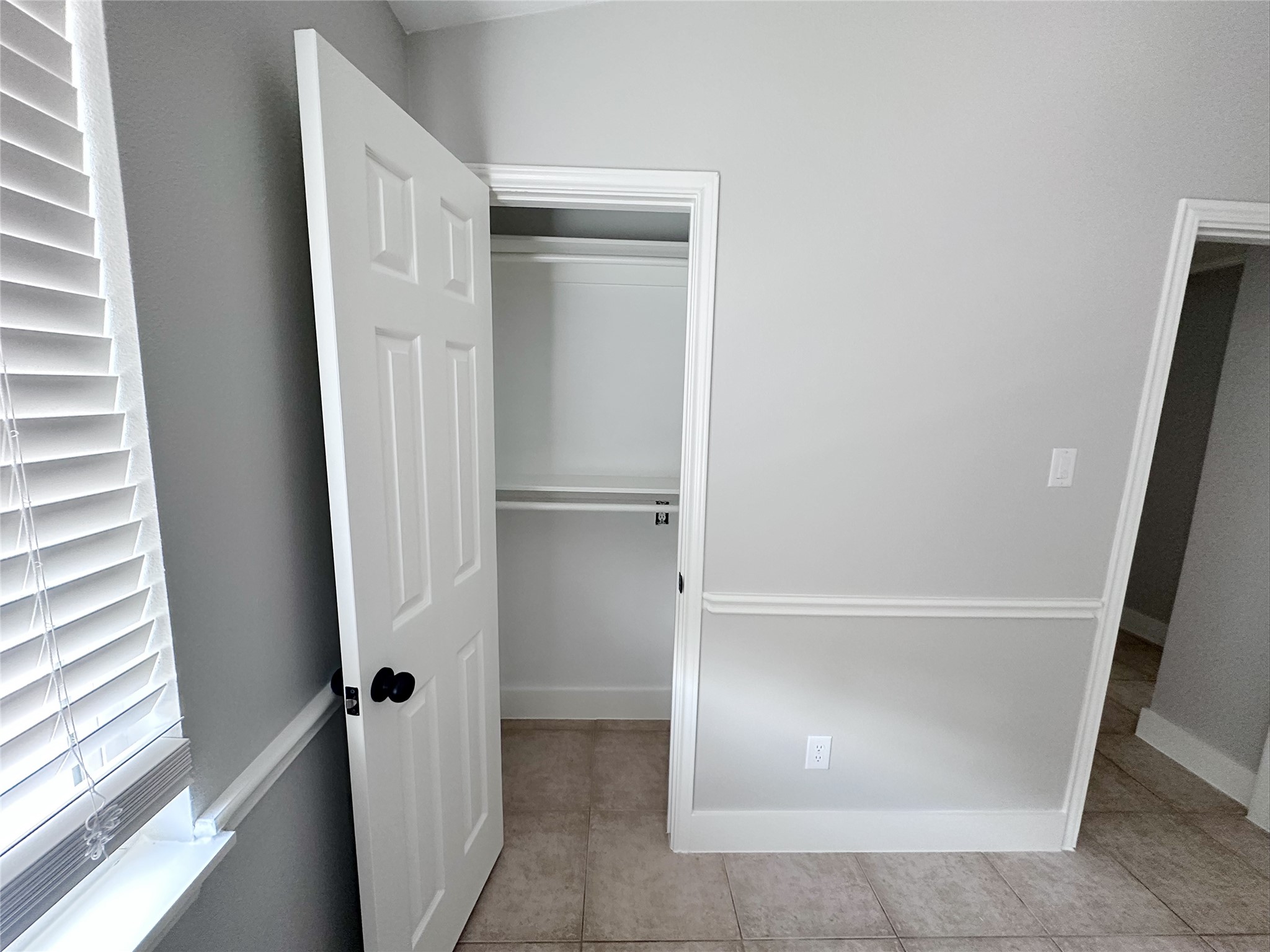 2324 Peppermill Road Houston, TX 77080 - Photo 20 of 20 Bedroom 2 closet