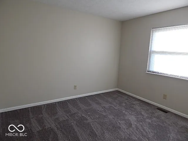 $1,695 | 561 Boonesboro Road, Greenwood, IN 46142