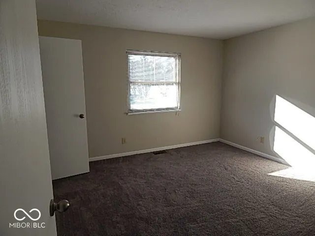 $1,695 | 561 Boonesboro Road, Greenwood, IN 46142