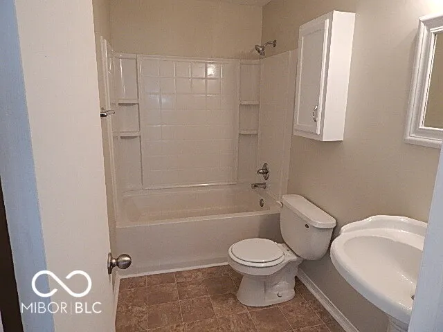 $1,695 | 561 Boonesboro Road, Greenwood, IN 46142