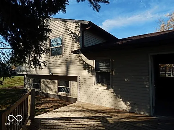 $1,695 | 561 Boonesboro Road, Greenwood, IN 46142