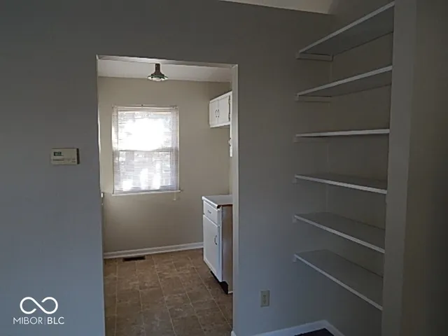 $1,695 | 561 Boonesboro Road, Greenwood, IN 46142