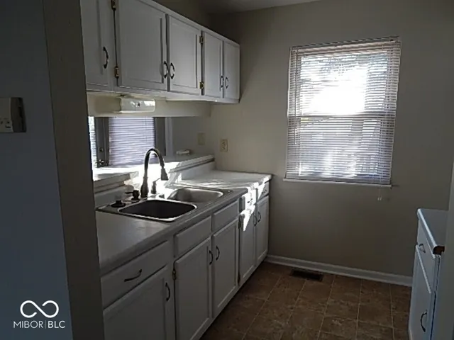 $1,695 | 561 Boonesboro Road, Greenwood, IN 46142