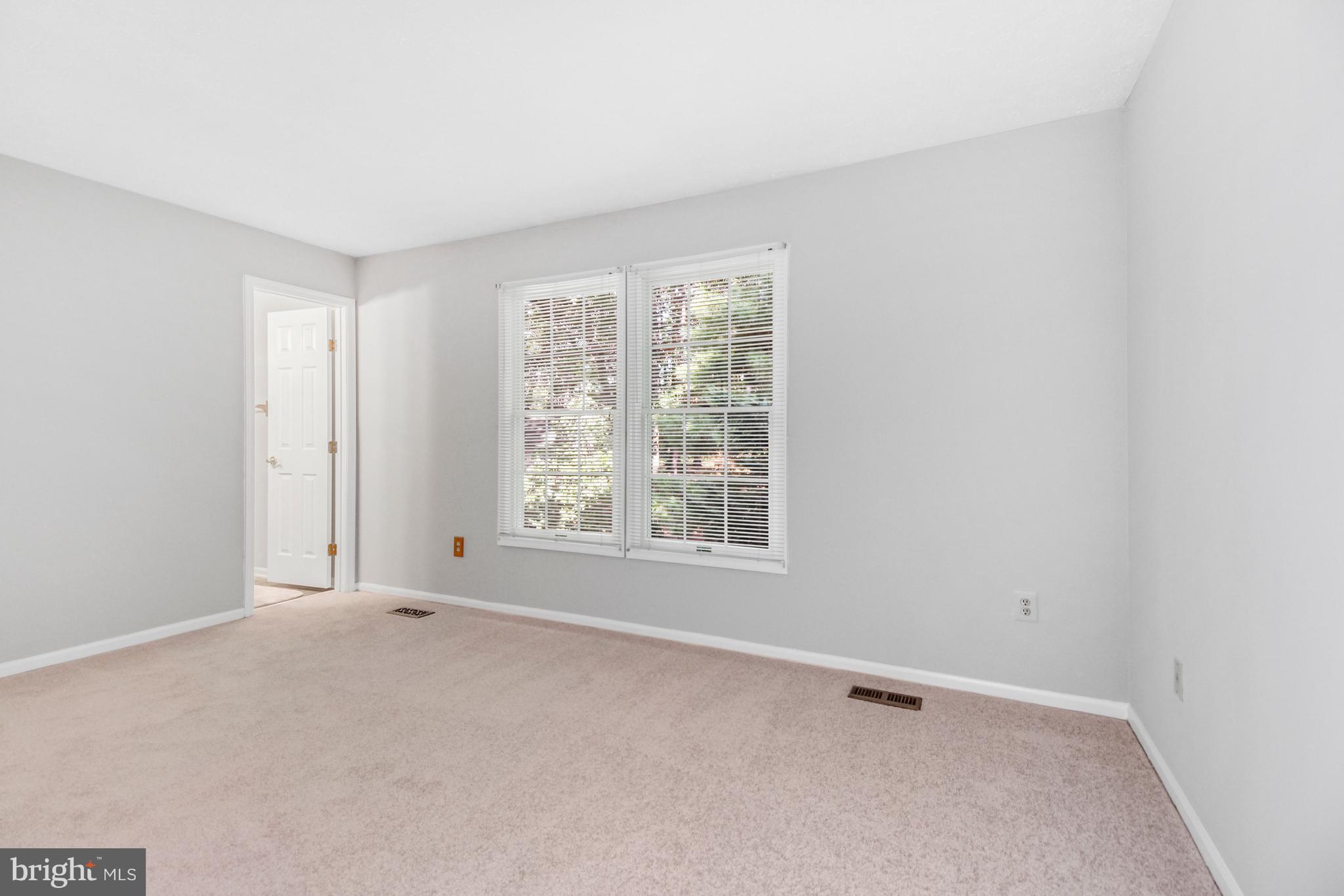 7040 Johnnycake Road Catonsville, MD 21228 - Photo 12 of 34 Owners Suite with Full Bath