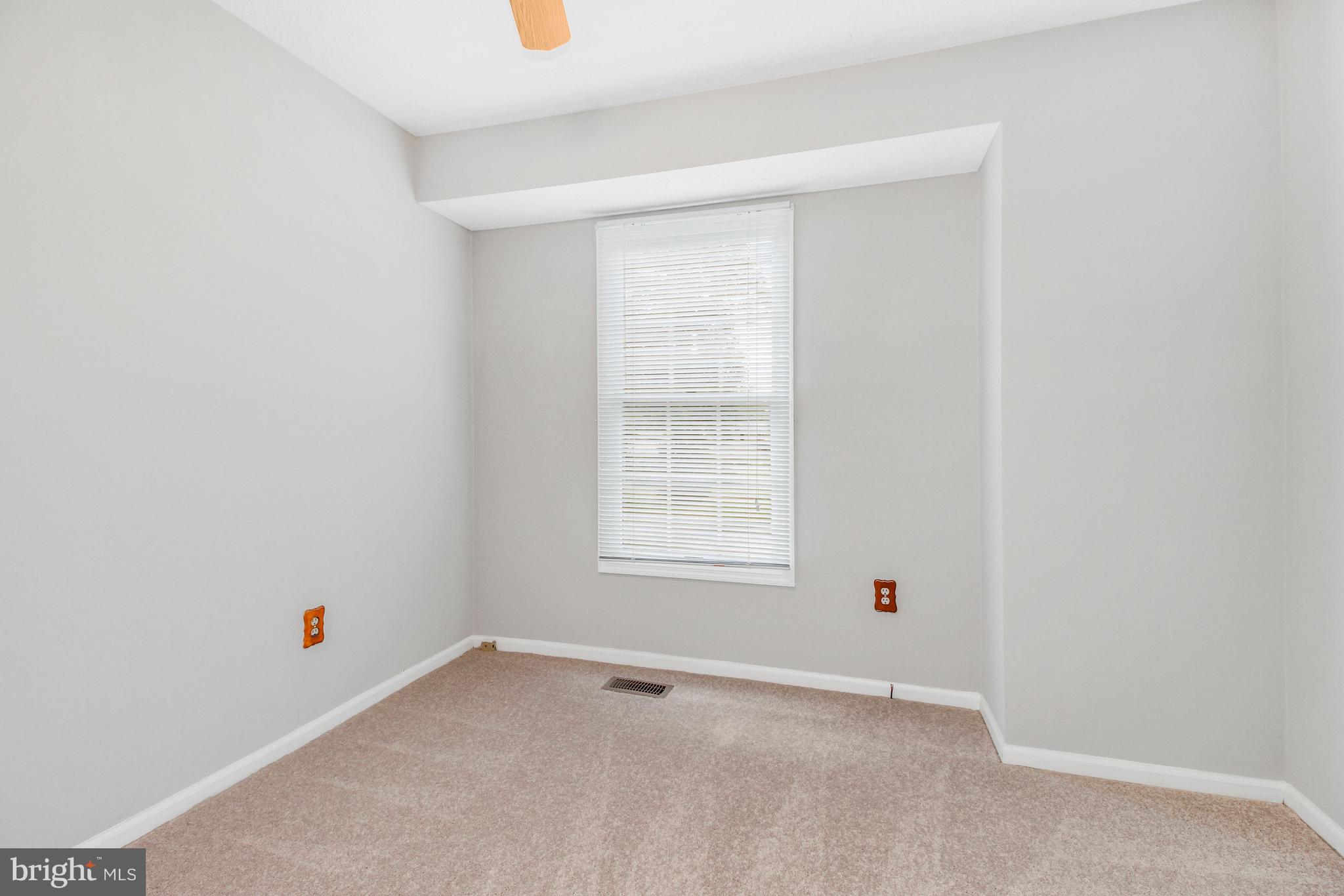 7040 Johnnycake Road Catonsville, MD 21228 - Photo 16 of 34