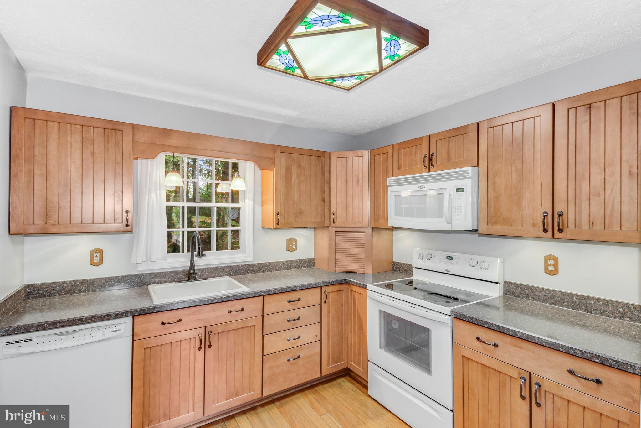 7040 Johnnycake Road Catonsville, MD 21228 - Photo 2 of 34 Nice Kitchen with Updates