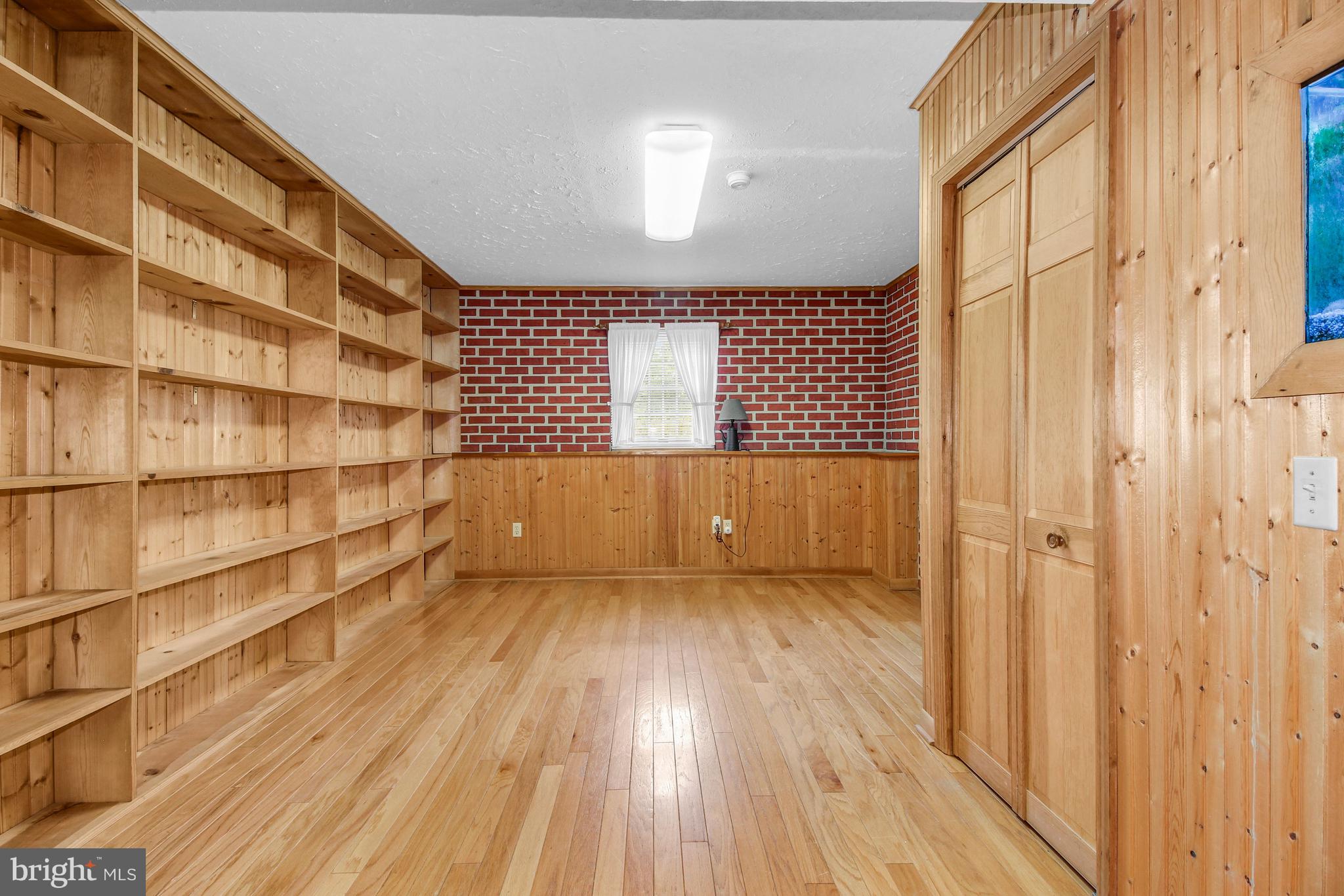 7040 Johnnycake Road Catonsville, MD 21228 - Photo 21 of 34 Book Shelves too!
