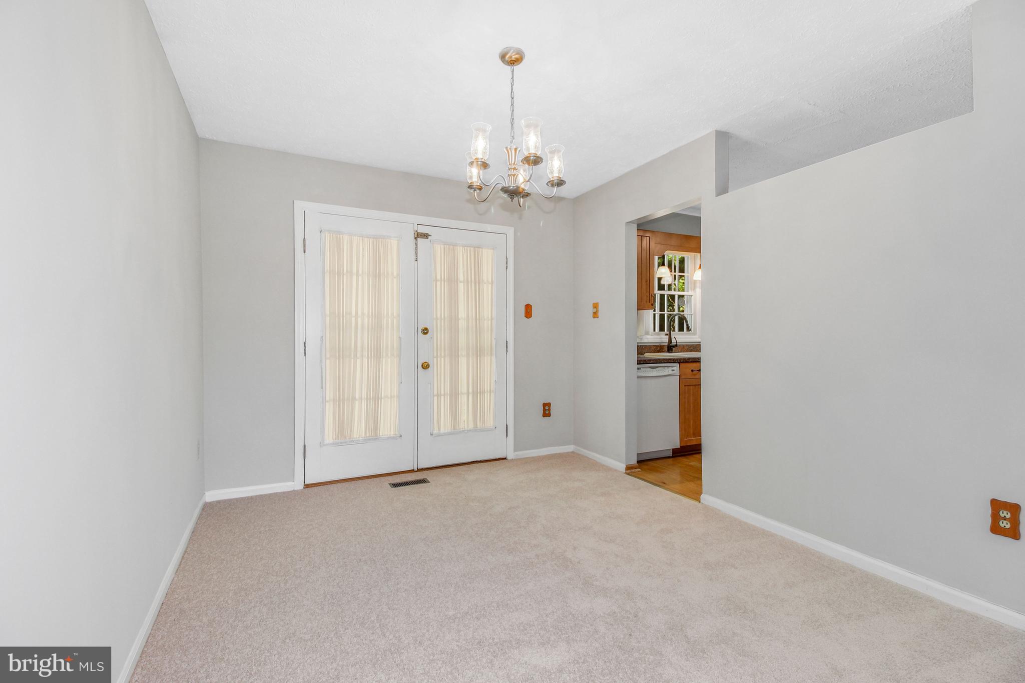 7040 Johnnycake Road Catonsville, MD 21228 - Photo 6 of 34 Large Dining Room Area