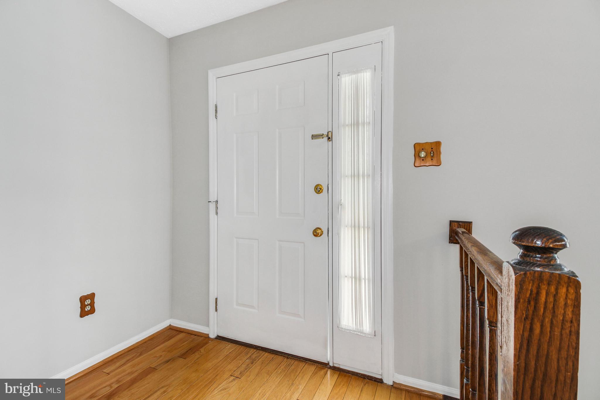 7040 Johnnycake Road Catonsville, MD 21228 - Photo 10 of 34 Grand Foyer