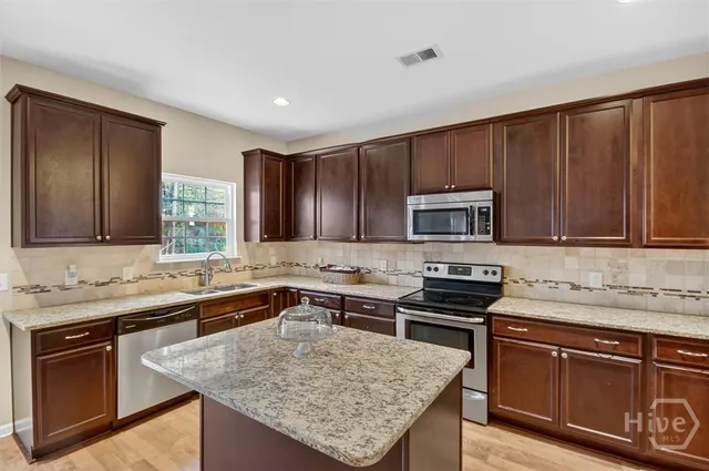 $465,000 | 140 Mosswood Drive, Savannah, GA 31405