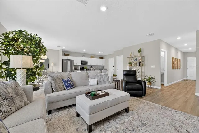 $415,000 | 12908 Hawkstone Trail Boulevard, Lithia, FL 33547